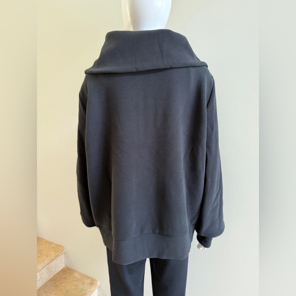 NWOT VARLEY Vine Pullover Funnel-Neck Sweater Sweatshirt, Size Large, Black - Picture 4 of 7